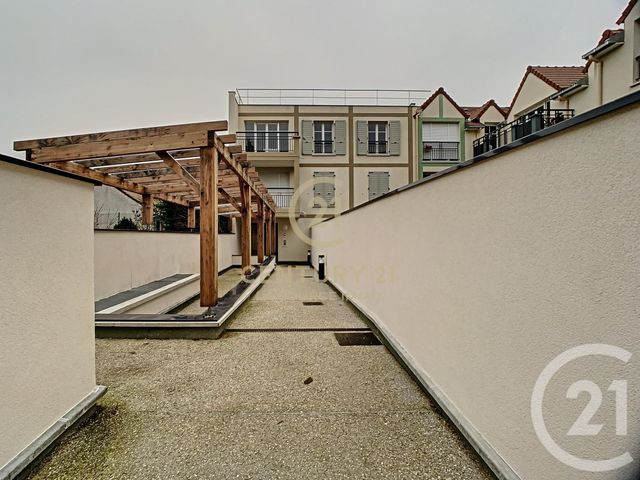 Afficher la photo en grand Appartement F4 à vendre - 4 pièces - 88.4 m2 - FRANCONVILLE LA GARENNE - 95 - ILE-DE-FRANCE - Century 21 La Source Immo