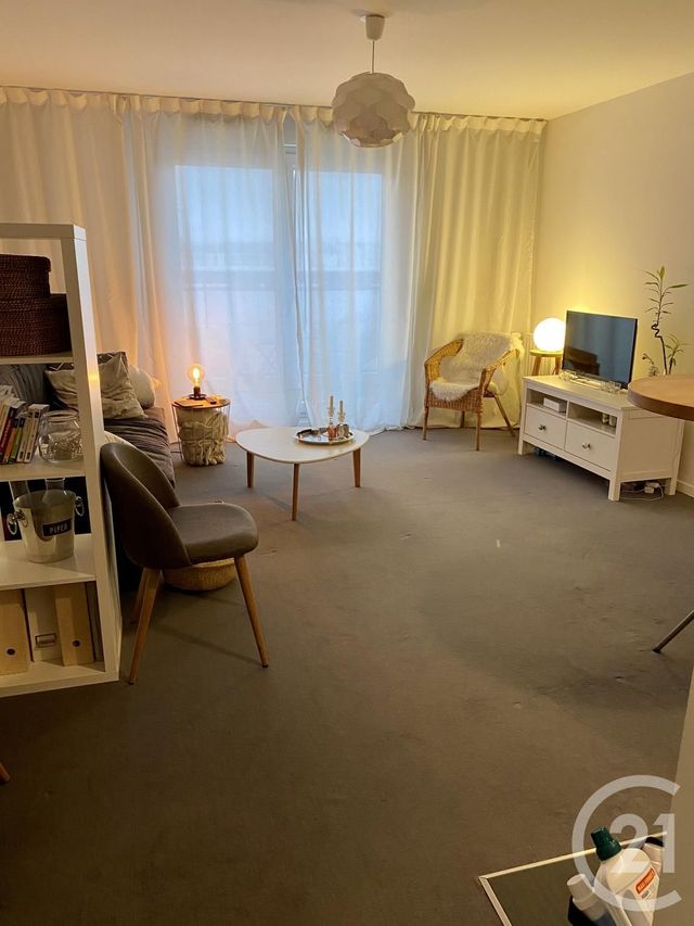 Afficher la photo en grand Studio à louer - 1 pièce - 32.48 m2 - FRANCONVILLE LA GARENNE - 95 - ILE-DE-FRANCE - Century 21 La Source Immo