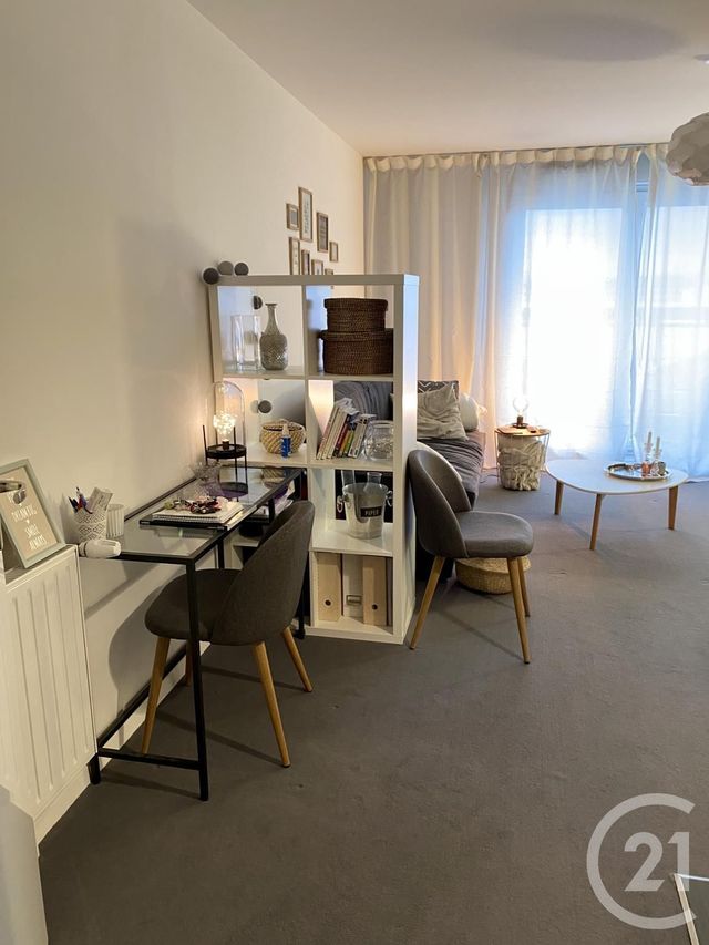 Afficher la photo en grand Studio à louer - 1 pièce - 32.48 m2 - FRANCONVILLE LA GARENNE - 95 - ILE-DE-FRANCE - Century 21 La Source Immo