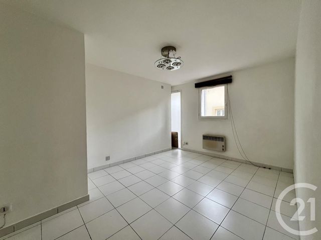 Appartement F2 à louer - 2 pièces - 25.33 m2 - MONTESSON - 78 - ILE-DE-FRANCE - Century 21 La Source Immo